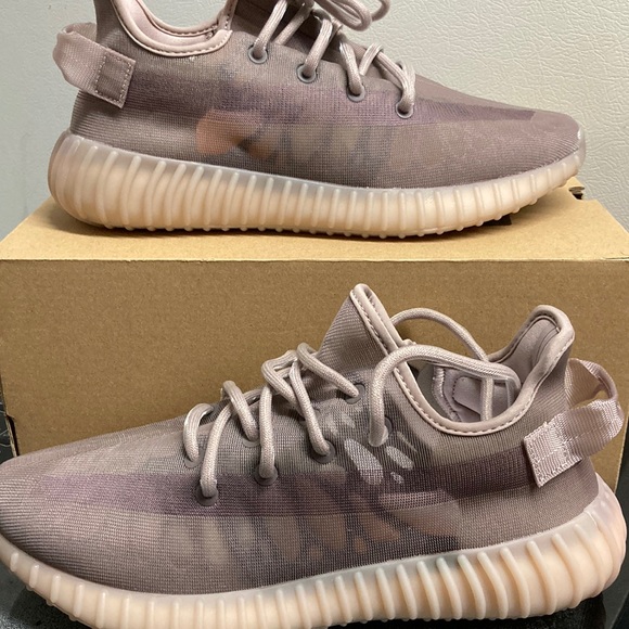 Yeezy Other - Yeezy Mono Mist size 9